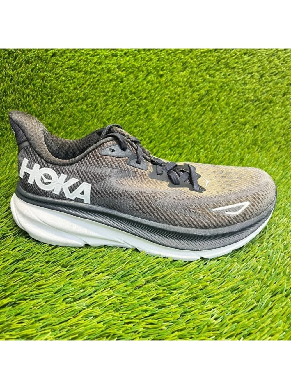 Hoka One One Clifton 9 Womens Size 8 Black White Athletic Running Shoes Sneakers